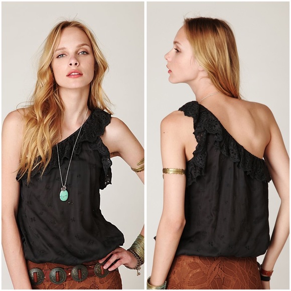Free People Tops - Free People Ruffled Eyelet One Shoulder